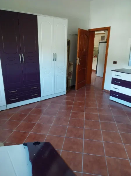 Tirane, jepet me qera shtepi 3+1+Ballkon Kati 0, 120 m² 311 € (Rruga Hamdi Cenojmeri)