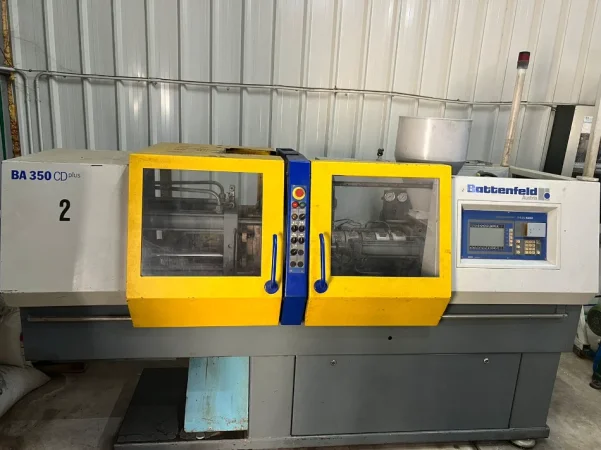 Durres, Makineri Injeksioni Plastike 12.000 €