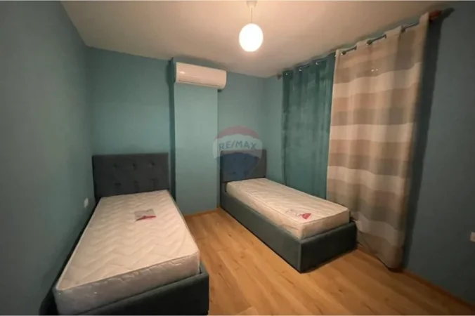 Tirane, jap me qera apartament 3+1+Aneks+Ballkon Kati 3, 100 m² 550 € (Kopshti botanik)