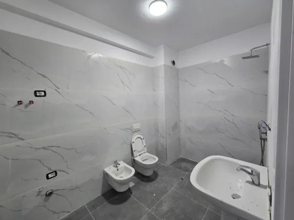 SHITET APARTAMENT: 1+1 ( 📍 Paskuqan) Kati 1 - 84 m²  Ideal Per Banim Personal Ose Investim || Perfundon Brenda Muajit Qershor 2025 || ✴️(105000 Euro)