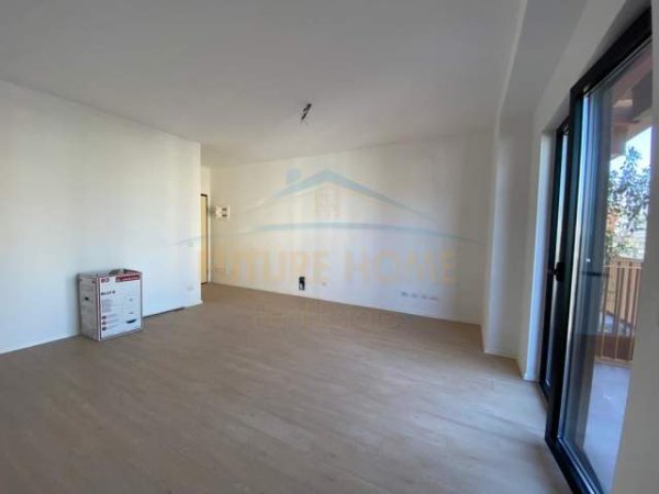 Tirane, jepet me qera apartament 2+1 Kati 5, 124 m² 900 Euro (Garden Building Residence)