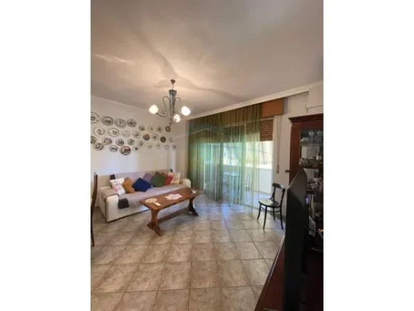 Tirane, jepet me qera apartament 2+1 Kati 4, 78 m² 630 Euro (Islam Alla)