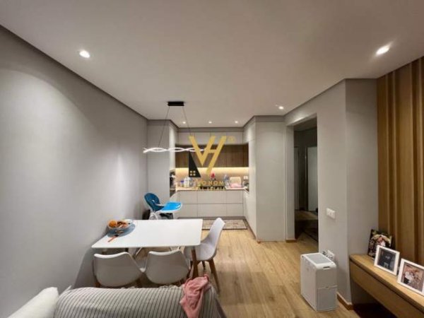 Tirane, shitet apartament 2+1 Kati 4, 89 m² 200.000 Euro (ISH EKSPOZITA SOT)