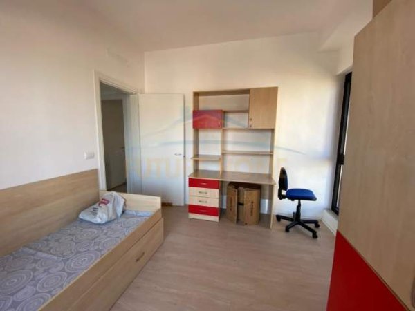 Tirane, jepet me qera apartament 2+1 Kati 4, 124 m² 1.000 Euro (Rruga e Kavajes)