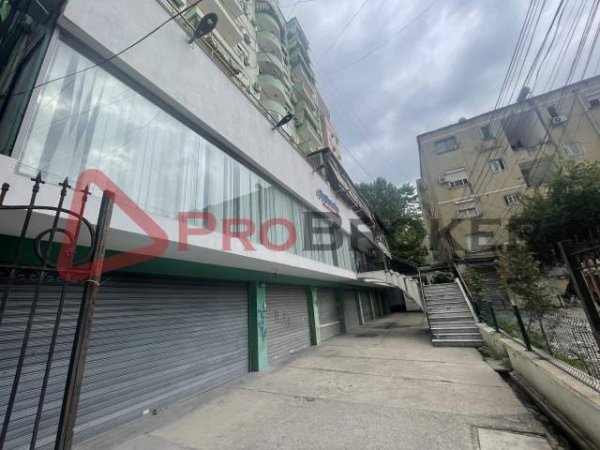 Tirane, jepet me qera zyre Kati 1, 360 m² 4000 Euro (rruga Sami Frasheri)