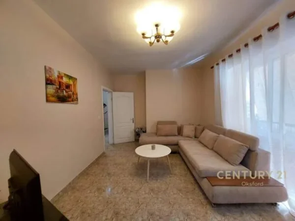 Tirane, jepet me qera apartament 1+1 63 m² 500 Euro