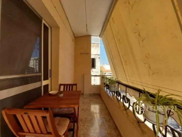 Tirane, jepet me qera apartament 1+1 63 m² 500 Euro
