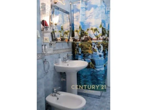 Tirane, jepet me qera apartament 1+1 63 m² 500 Euro