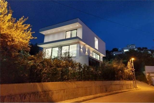 Tirane, jepet me qera Vile 4+1+A+BLK 800 m² 3.000 Euro (Liqeni Thate)