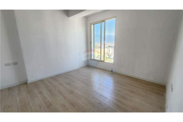 Tirane, shitet apartament 2+1+BLK Kati 10, 99 m² 135.000 Euro (Fusha e Aviacionit)