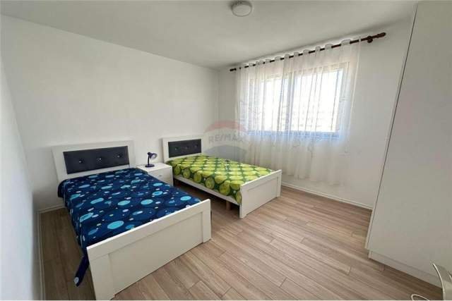 Tirane, jepet me qera apartament 450 Euro
