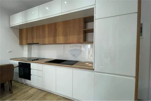 Tirane, jepet me qera apartament 2+1+BLK Kati 10, 100 m² 750 Euro