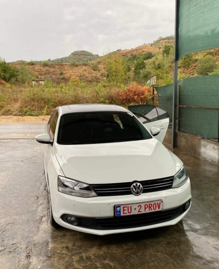 Tirane, shes makine Volkswagen Jetta Viti 2014, 11.500 Euro