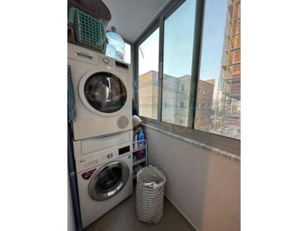 Tirane, shitet apartament 2+1 Kati 3, 79 m² 160.000 Euro (Rruga e Durresit)