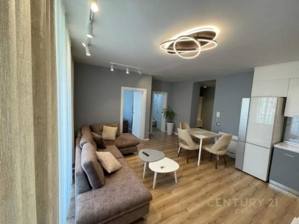 Tirane, jepet me qera 2+1 Kati 5, 88 m² 700 Euro (Rruga e Ullishtes)