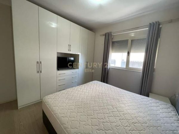 Tirane, jepet me qera apartament 2+1+A+BLK 110 m² 700 Euro (liqeni)