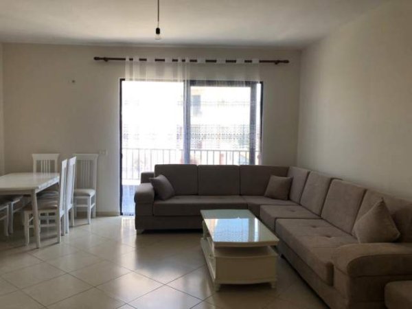 Tirane, jepet me qera apartament 2+1+BLK Kati 3, 110 m² 450 Euro (rruga 3 deshmoret)