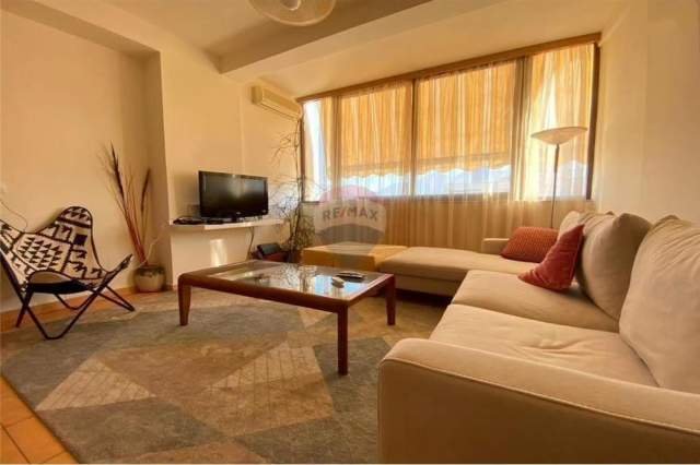 Tirane, jepet me qera apartament 2+1 Kati 7, 98 m² 650 Euro (Rr. Kavajes)