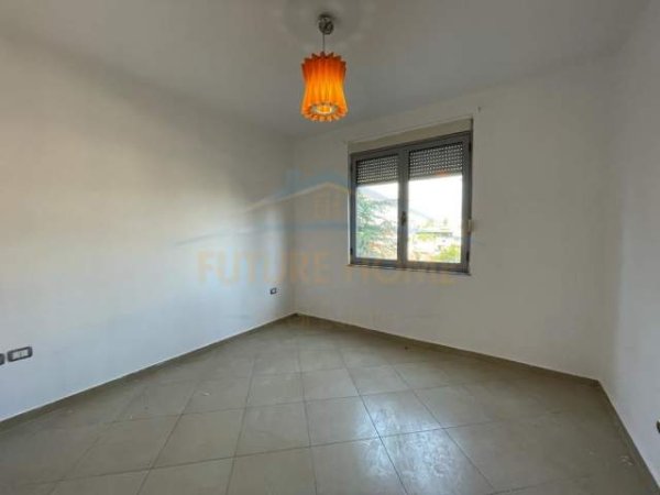 Tirane, shitet apartament 3+1 Kati 2, 126.000 Euro (Yzberisht)