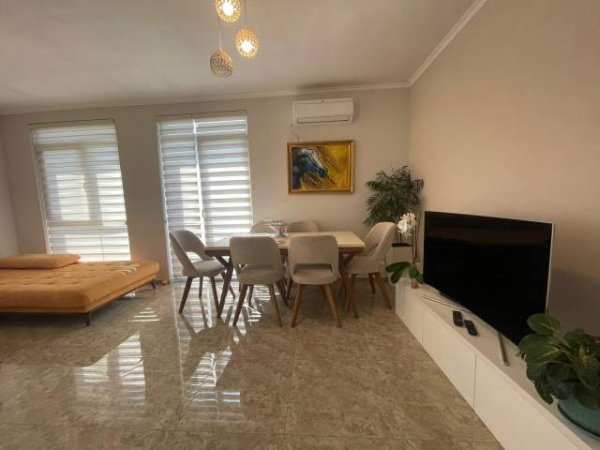 Tirane, shitet apartament 2+1 Kati 11, 166.000 Euro (Fusha Aviacionit)