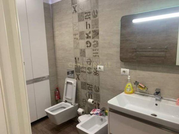 Tirane, jap me qera apartament 3+1+A+BLK Kati 8, 115 m² 450 Euro (Astir)