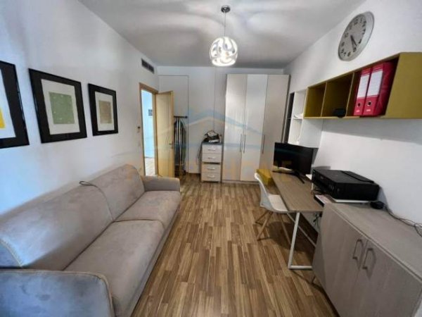 Tirane, jepet me qera apartament 2+1+BLK Kati 4, 96 m² 700 Euro (Liqeni i Thate)