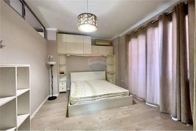 Tirane, shitet apartament 2+1 Kati 2, 110 m² 800  (Rruga e Kosovareve)