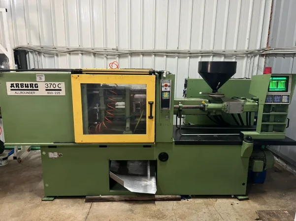 Durres, Makineri Injeksioni Plastike 12.000 €