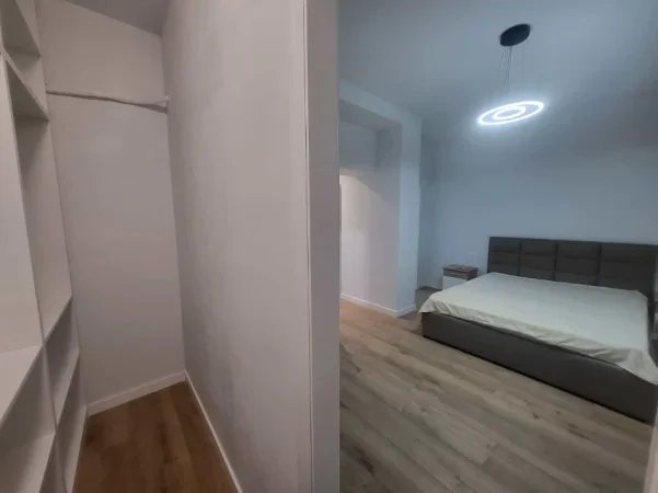 Tirane, jepet me qera Vile 1+1 Kati 4, 60 m² 500 € (Rruga Vace Zela)