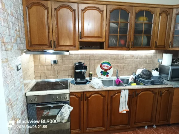 Tirane, jepet me qera apartament 1+1 Kati 2, 60 m² 400 € 