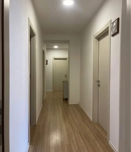 Tirane, shitet apartament 3+1 , 127 m² 200.000 € 