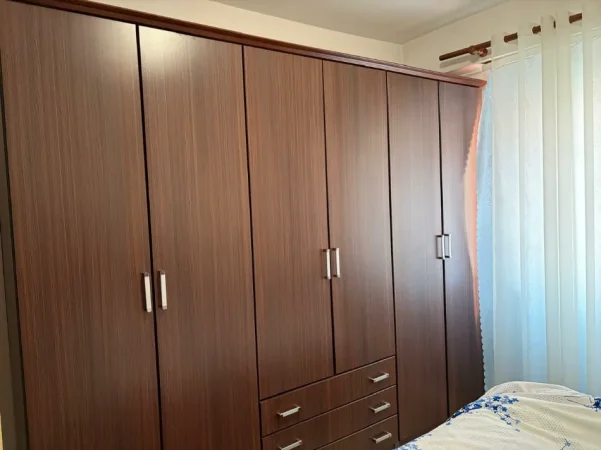 Tirane, jepet me qera apartament 3+1 Kati 2, 124 m² 600 € 