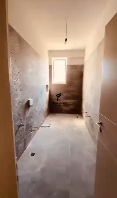 Tirane, shitet apartament 3+1 Kati 4, 135 m² 330.000 € (KOMUNA E PARISIT)
