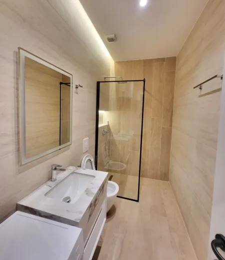 Tirane, shitet apartament 1+1 , 50 m² 119.900 € 