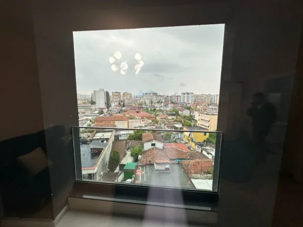 Tirane, jepet me qera apartament 1+1 Kati 5, 64 m² 600 € (Rruga Jordan Misja prane Universitetit Beder)