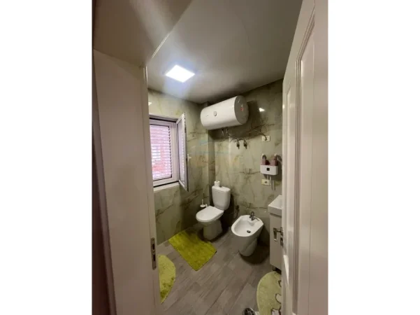 Tirane, shitet apartament 2+1+Aneks+Ballkon Kati 4, 105 m² 284.000 € 