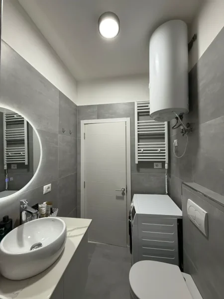 Tirane, shitet 1+1 Kati 5, 65 m² 105.000 € 