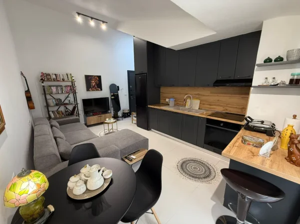 Tirane, shitet 1+1 Kati 5, 65 m² 105.000 € 
