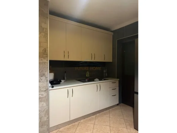 Tirane, shitet apartament 1+1+Ballkon Kati 2, 54 m² 82.000 € (YZBERISHT)