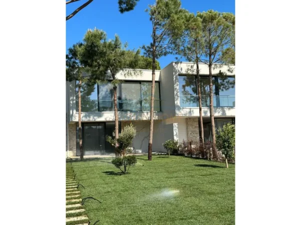 Durres, shitet Vile 2 Katshe , 178 m² 850.000 € (SAN PIETRO GJIRI I LALZIT)