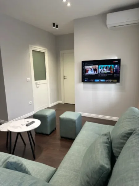 Tirane, jepet me qera Vile 1+1+Ballkon Kati 1, 70 m² 430 € (misto mame)