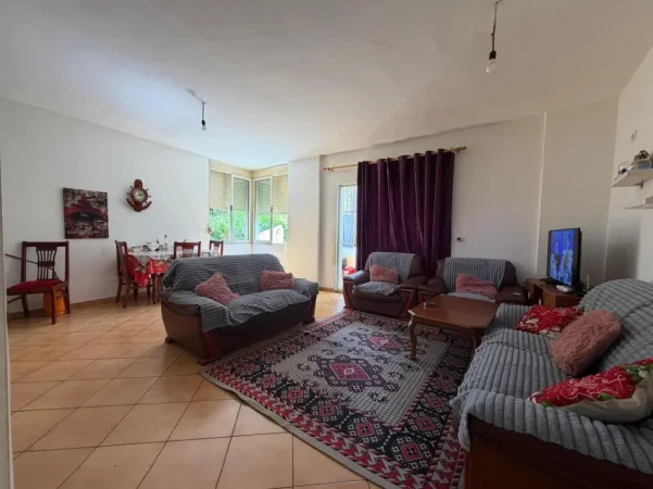 Tirane, shitet apartament 3+1+Ballkon Kati 1, 110 m² 130.000 € 