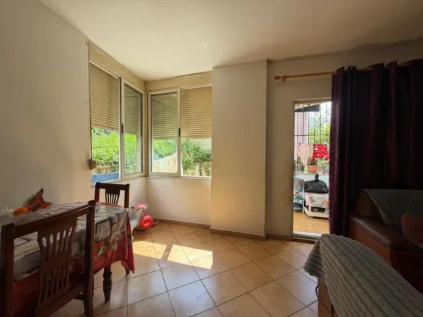 Tirane, shitet apartament 3+1+Ballkon Kati 1, 110 m² 130.000 € 