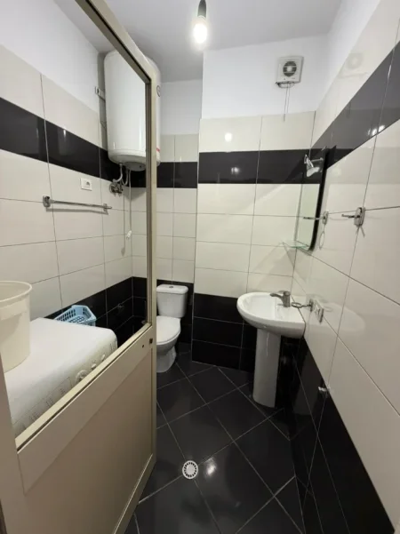 Tirane, jepet me qera apartament 2+1 Kati 3, 117 m² 450 € (Astir)