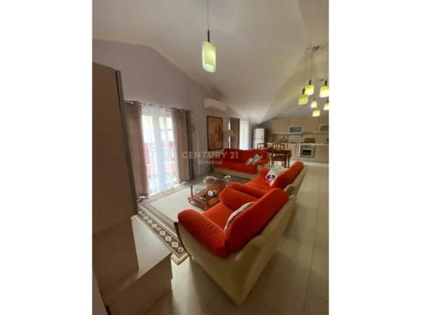 Tirane, jepet me qera apartament 3+1+Ballkon Kati 2, 144 m² 850 € (kristal center)