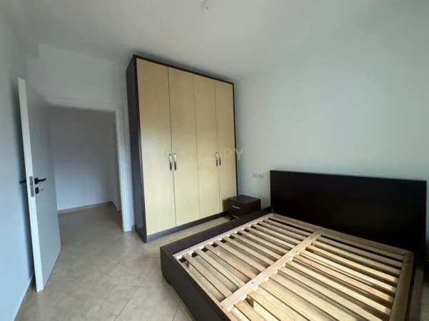 Tirane, jepet me qera apartament 1+1 Kati 2, 61 m² 650 € (rruga e durresit)