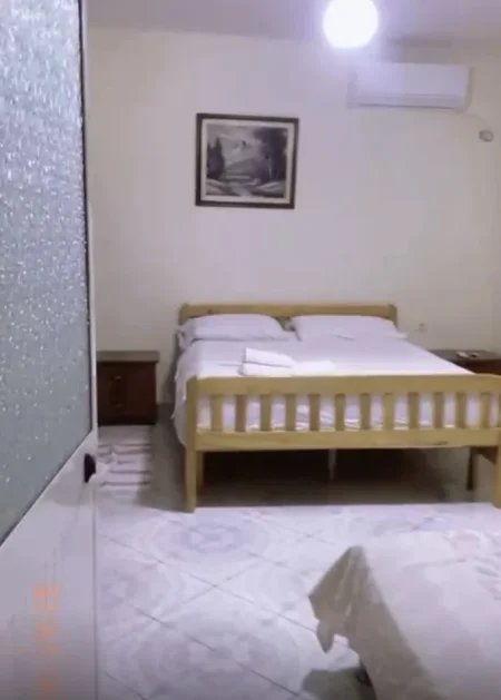 Tirane, jepet me qera apartament 2+1 Kati 3, 125 m² 600 € (Mine Peza)