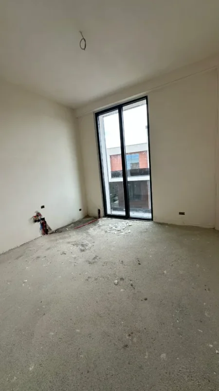 Tirane, shitet apartament 4+1+Ballkon Kati 4, 273 m² 1.000.000 € (TEG)