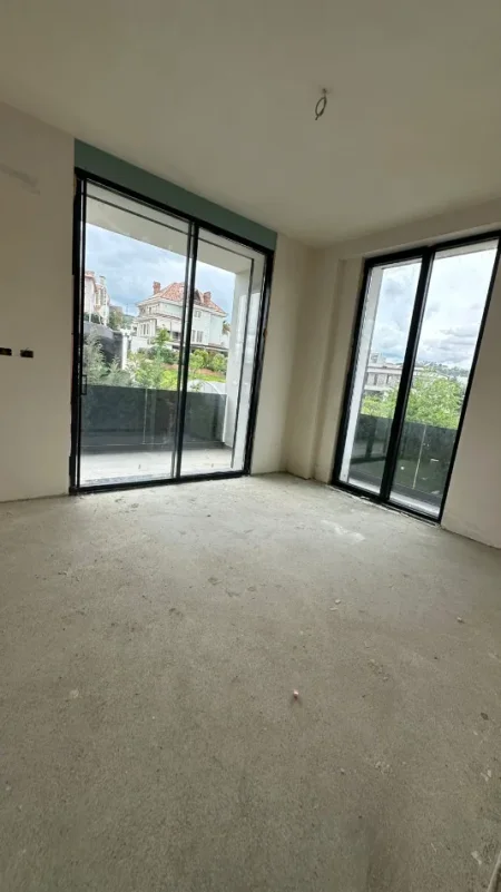 Tirane, shitet apartament 4+1+Ballkon Kati 4, 273 m² 1.000.000 € (TEG)