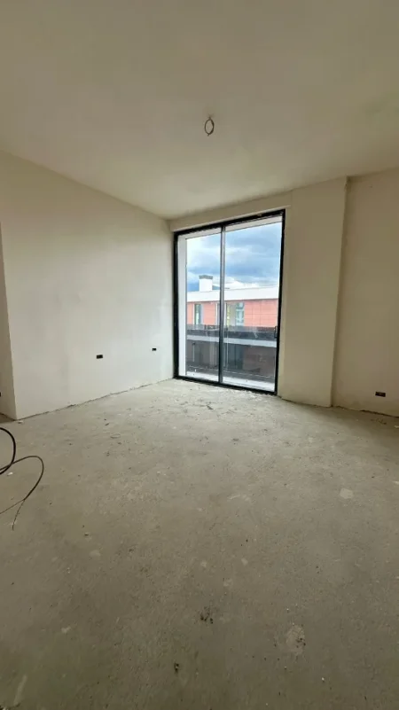 Tirane, shitet apartament 4+1+Ballkon Kati 4, 273 m² 1.000.000 € (TEG)